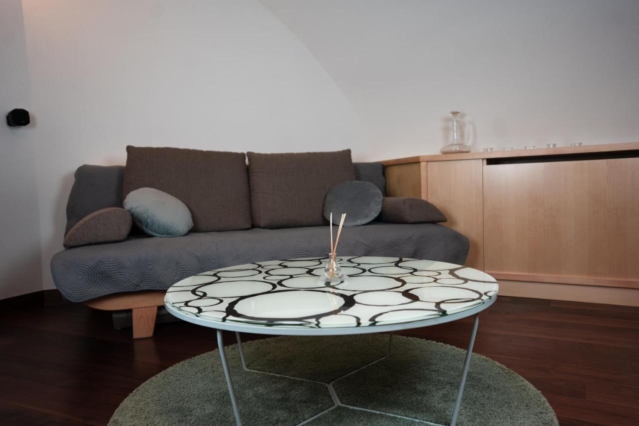 Apartment Trziste Praha Exteriér fotografie