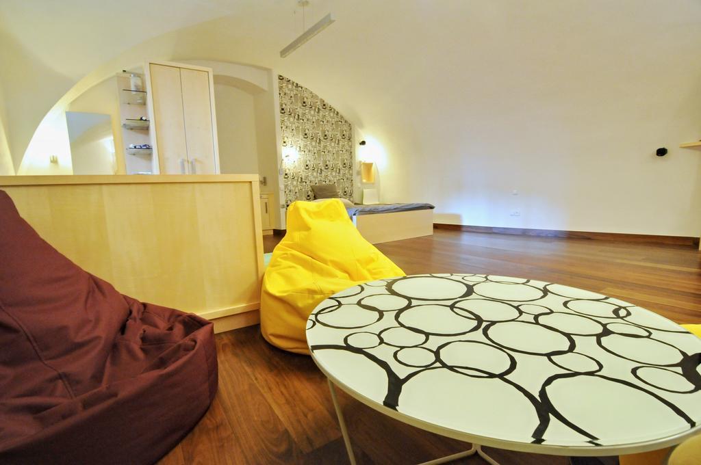 Apartment Trziste Praha Exteriér fotografie